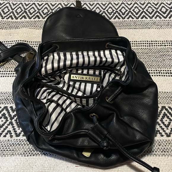 Antik Kraft Vegan Black Leather Backpack - Picture 7 of 7